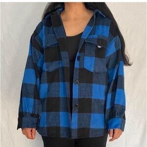 Forever 21 Large Flannel Oversized Blue Buffalo Plaid Button Up Shacket - Medium